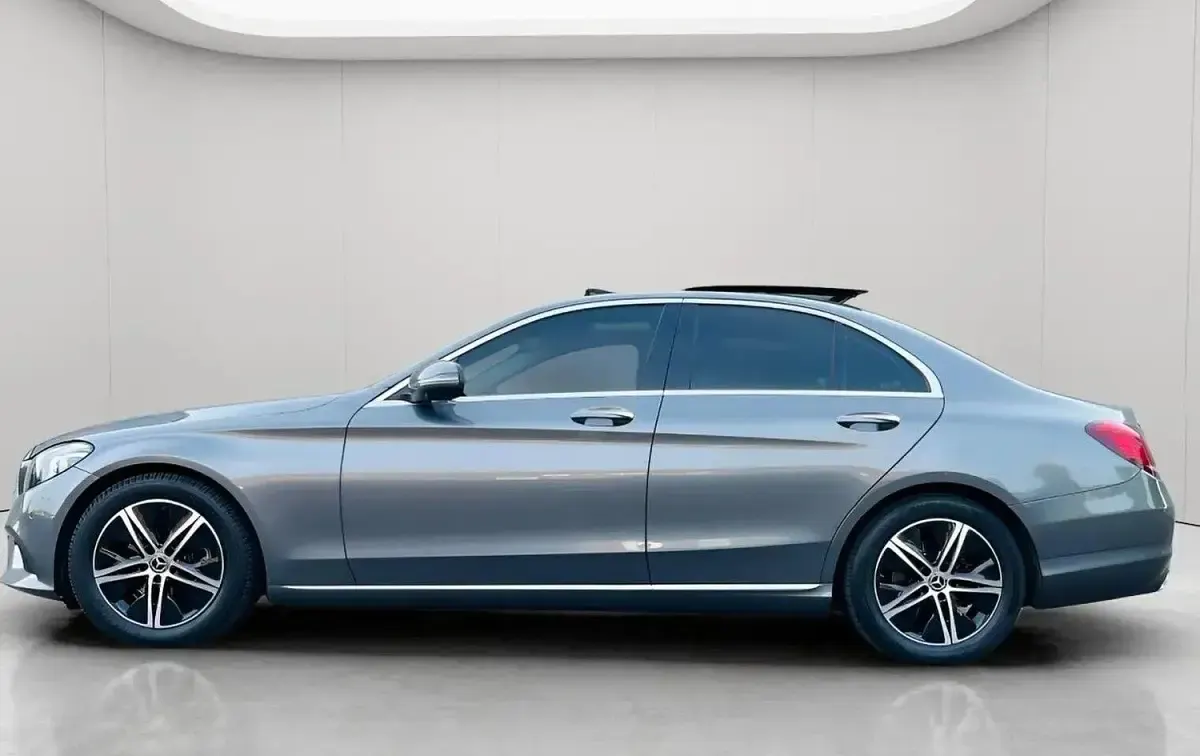 Used Mercedes C220 Premium Plus 194 HP (142 kW) 2019 Grey Sedan