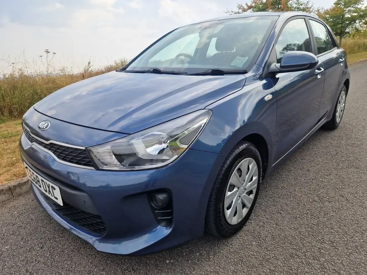 Used Kia Rio 83 HP (61 kW) 2018 Blue Hatchback