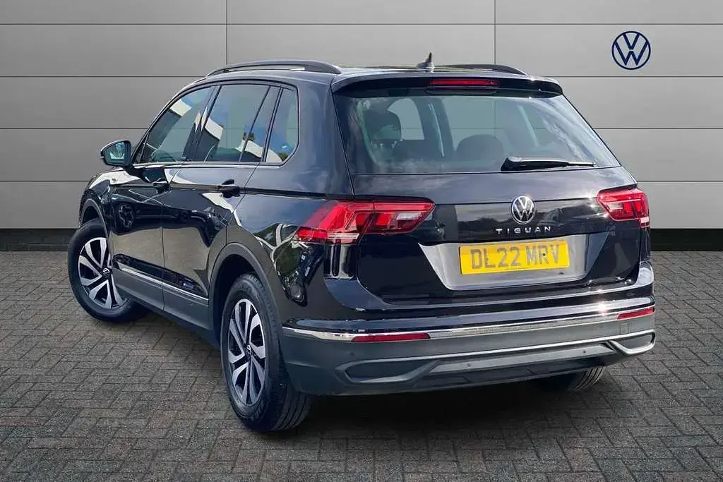 Used VW Tiguan Active 150 HP (110 kW) 2022 Black SUV