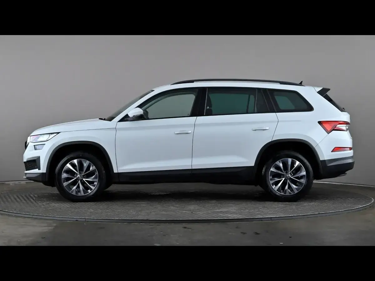 Used Skoda Kodiaq SE Drive 2023 White SUV