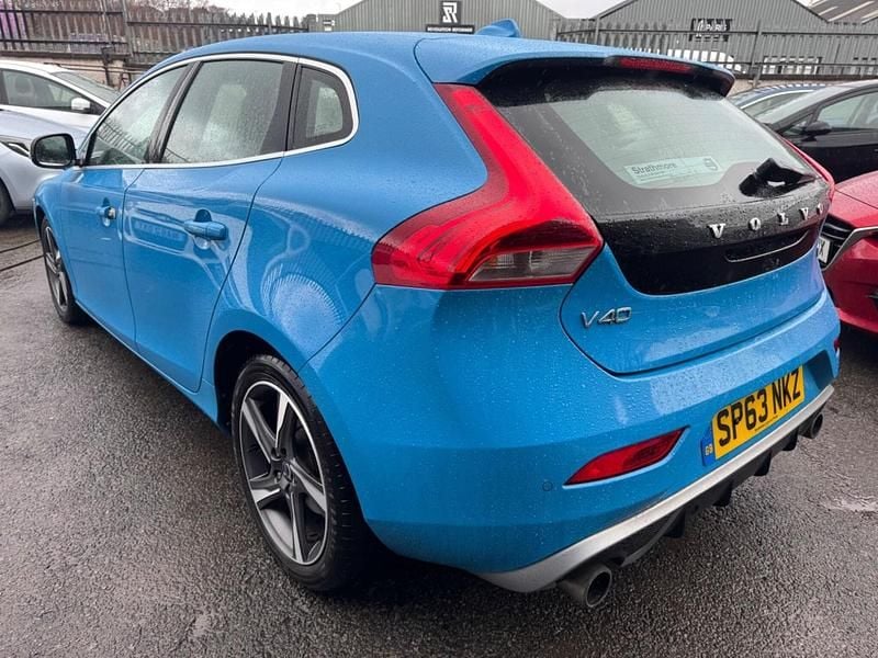 Used Volvo V40 R-Design 115 HP (84 kW) 2013 Blue Hatchback
