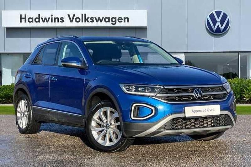 Blue Used 2023 VW T-Roc Style SUV | £19,495 (Fair price) - Image 1/4