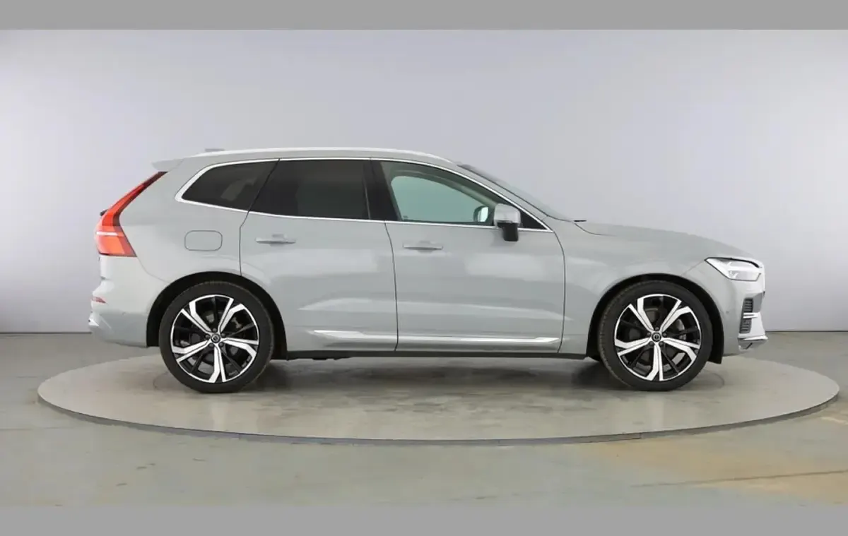Used Volvo XC60 Ultra 247 HP (181 kW) 2025 Grey SUV