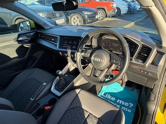 Used Audi A1 Sportback Sport 110 HP (80 kW) 2022 Yellow Hatchback