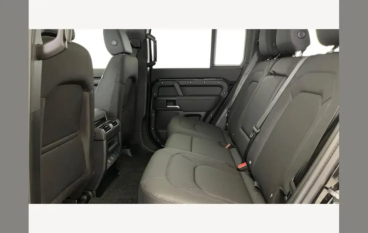 Used Land Rover Defender S 249 HP (183 kW) 2026 Black SUV