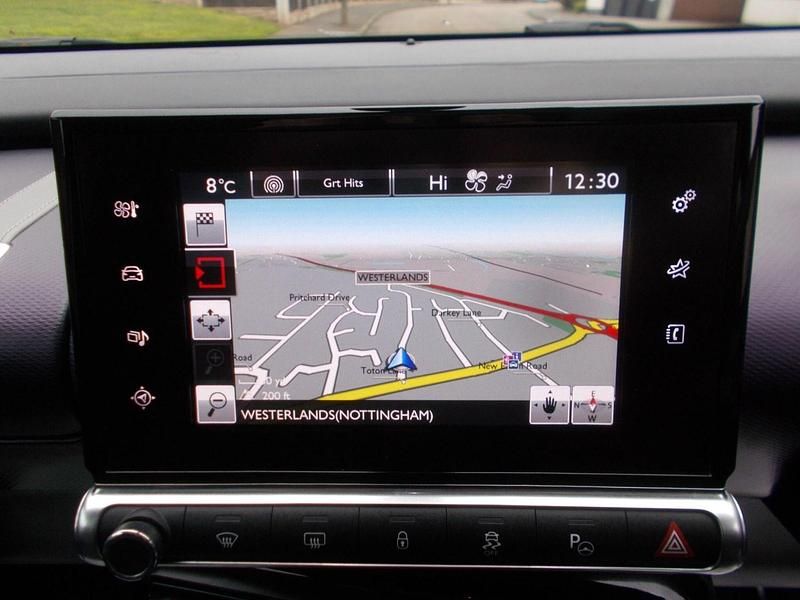 Used Citroën C4 Cactus Flair 100 HP (73 kW) 2014 Mauve/purple Hatchback