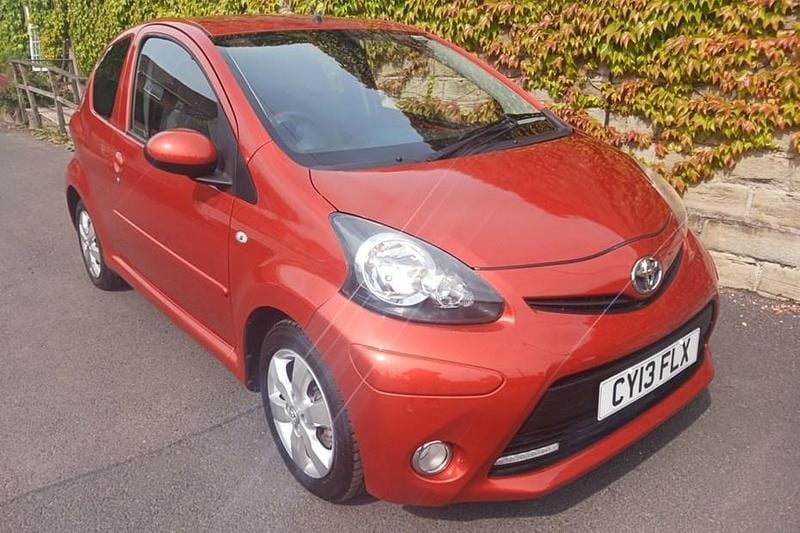 Orange Used 2013 Toyota Aygo Hatchback | £3,995 (Fair price) - Image 1/1