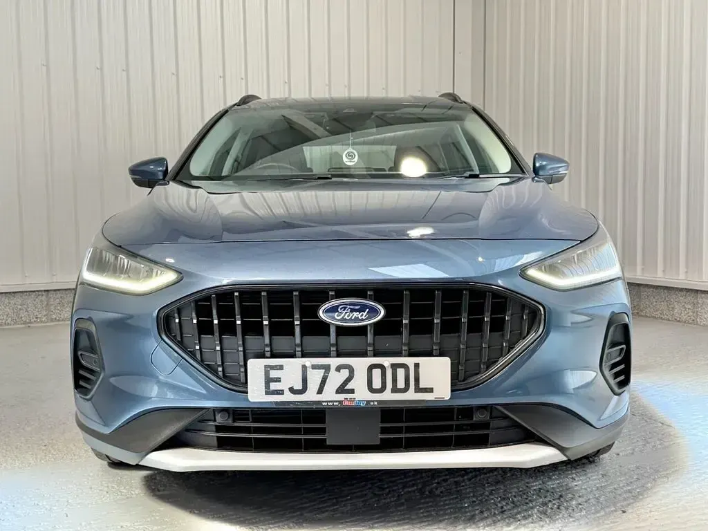 Used Ford Focus Active 125 HP (91 kW) 2022 Blue Estate