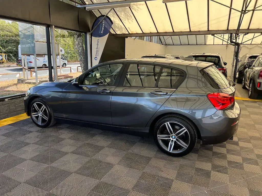Used BMW 118 Sport Line 134 HP (98 kW) 2019 Mineral grey Hatchback