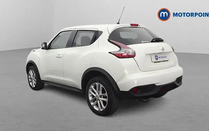 Used Nissan Juke N-Connecta 110 HP (80 kW) 2016 White SUV