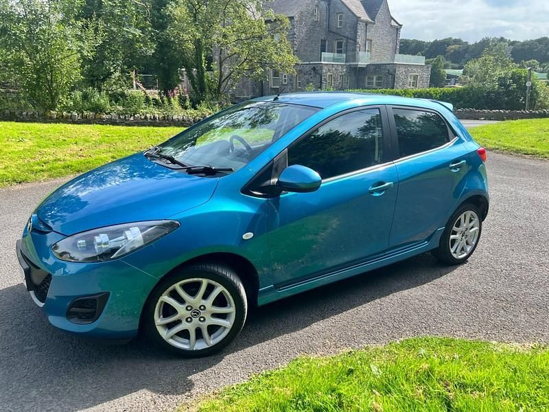 Usado Mazda 2 2013 Azul Citadino