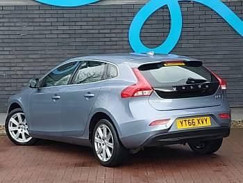 Used Volvo V40 Inscription 120 HP (88 kW) 2016 Blue Hatchback