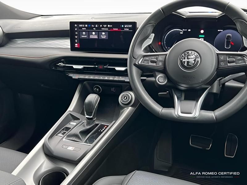 Green Used 2024 Alfa Romeo Tonale Veloce SUV | £26,627 (Fair price) - Image 1/4