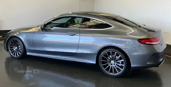 Usado Mercedes C220 AMG line 2019 Cinzento Coupé