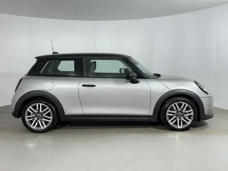 Used Mini Cooper Hatch 113 kW (154 HP) 2025 Silver Hatchback