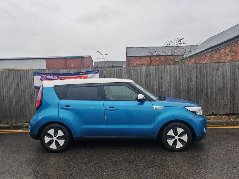 Used Kia Soul 80 kW (110 HP) 2017 Blue SUV