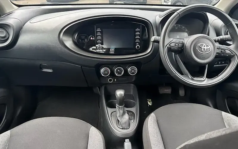 Used Toyota Aygo X PURE 72 HP (52 kW) 2023 Black SUV