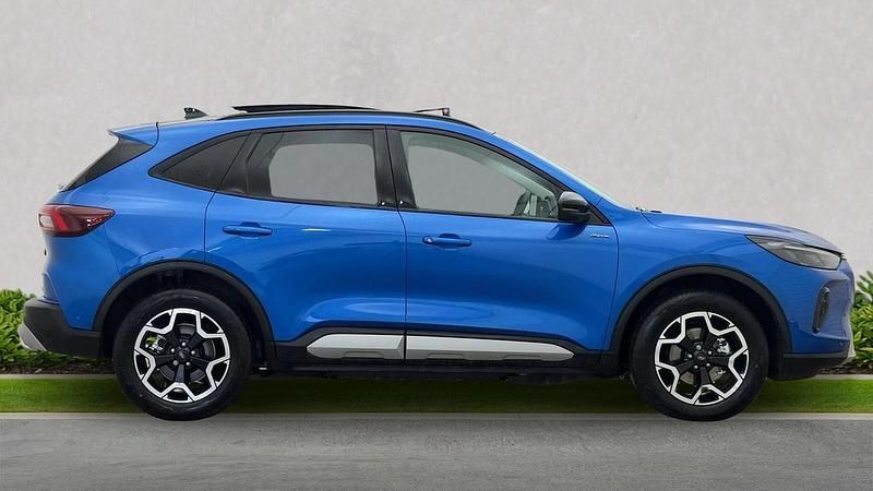 Second-hand Ford Kuga Active 243 CP (178 kW) 2025 Albastru SUV