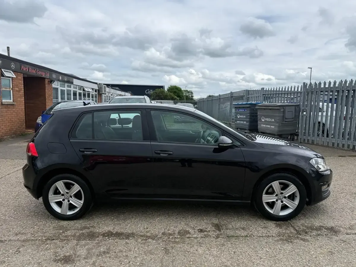 Usado VW Golf VII Edition 125 HP (91 kW) 2017 Preto Citadino
