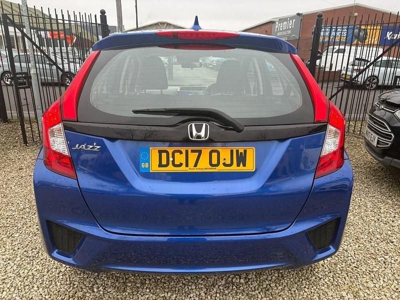 Used Honda Jazz S 102 HP (75 kW) 2017 Blue Hatchback