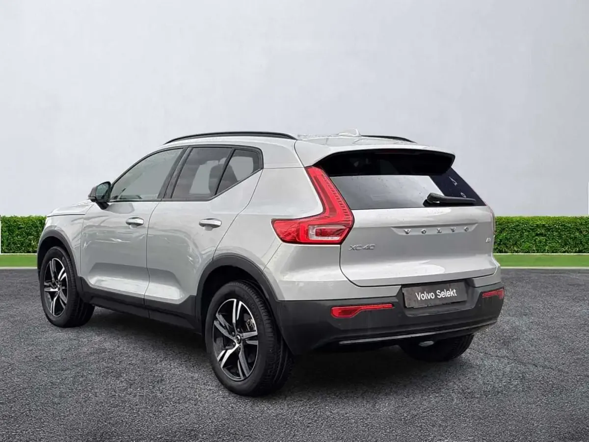 Used Volvo XC40 Plus 163 HP (119 kW) 2023 Silver SUV