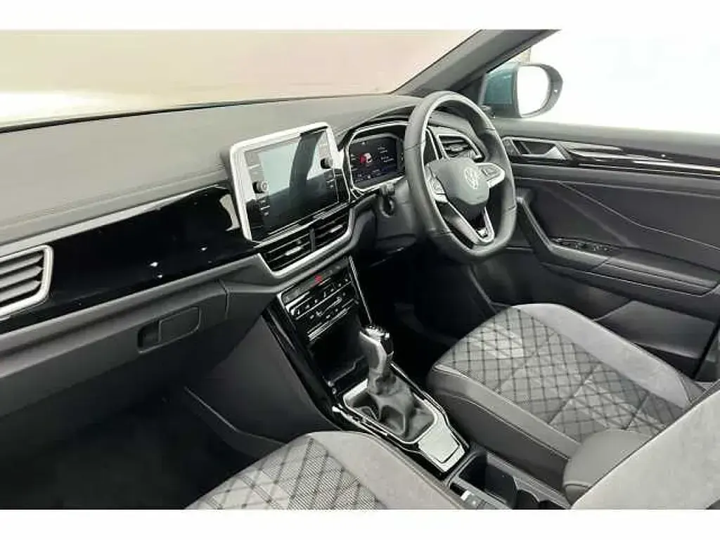 Used VW T-Roc R-line 150 HP (110 kW) 2025 Blue SUV
