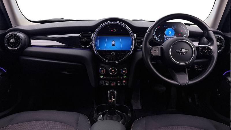 Used Mini Cooper Classic 134 HP (98 kW) 2023 Silver Hatchback