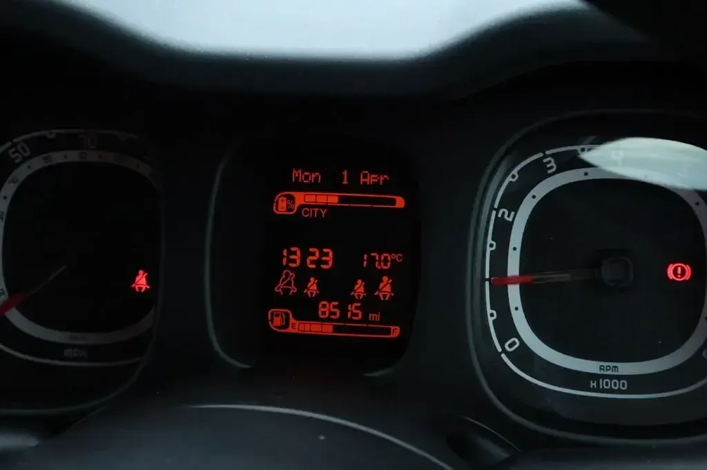 Usado Fiat Panda Easy 70 HP (51 kW) 2021 Prateado Citadino