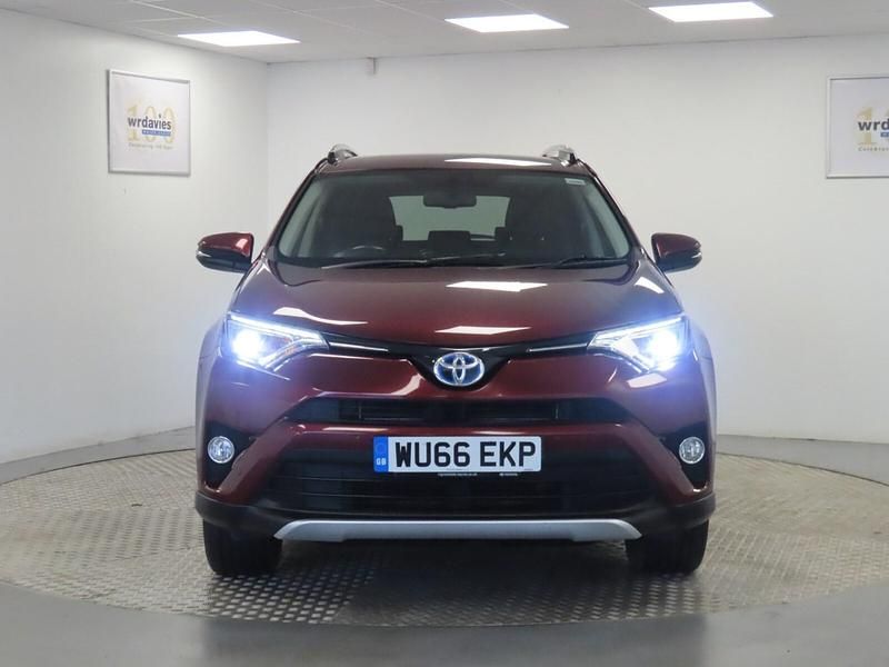 Used Toyota RAV4 197 HP (144 kW) 2016 Red Estate