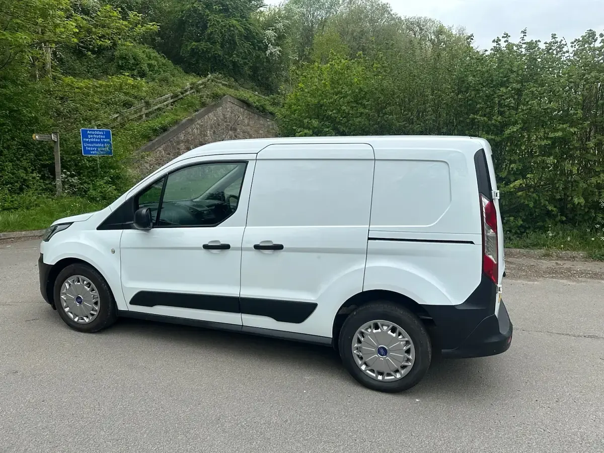 Used Ford Transit 100 HP (73 kW) 2020 White Van