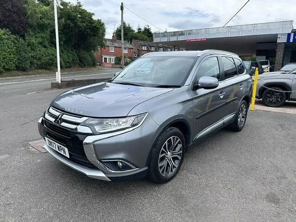 Used Mitsubishi Outlander 147 HP (108 kW) 2017 Grey SUV