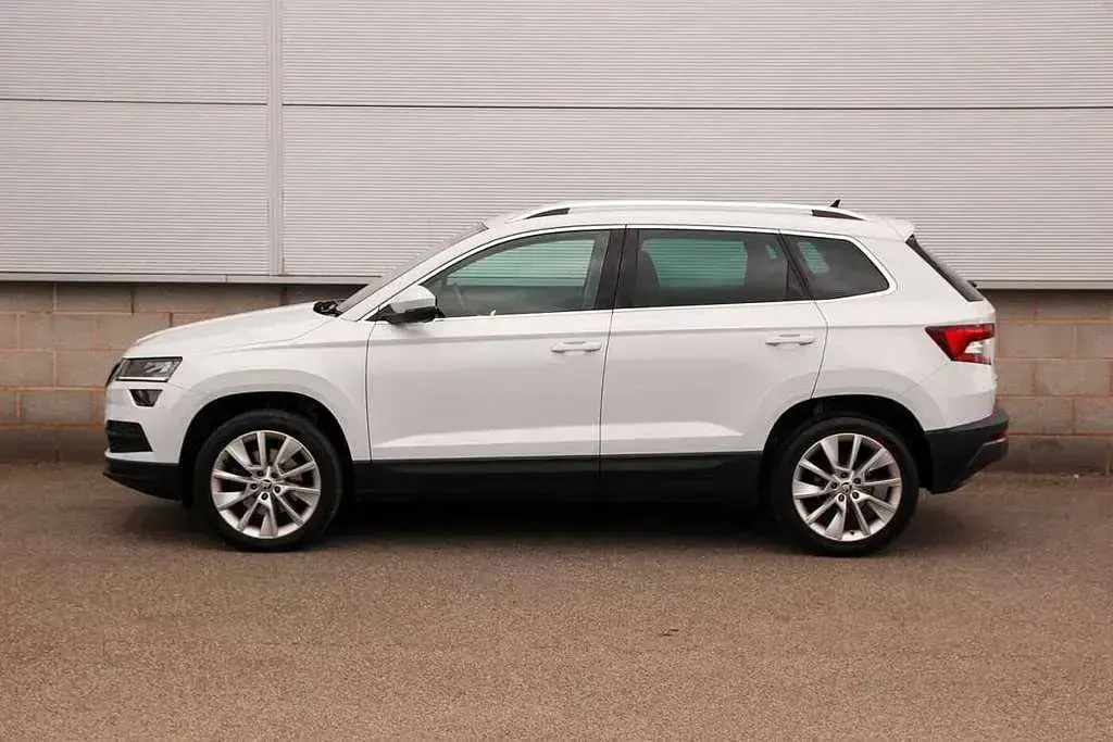 Used Skoda Karoq SE L 150 HP (110 kW) 2018 White SUV