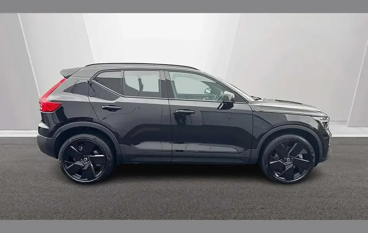 Used Volvo EX40 Ultra 319 kW (435 HP) 2026 Black SUV