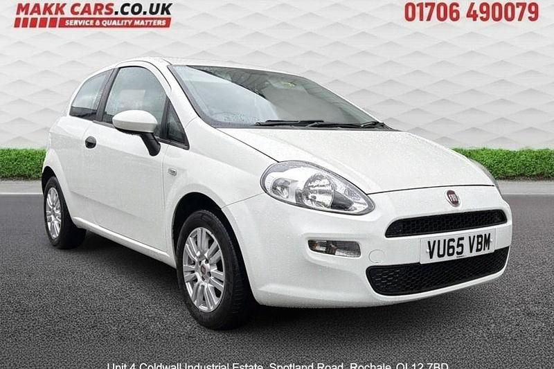 White Used 2015 Fiat Punto Pop Hatchback | £2,995 (Fair price) - Image 1/1