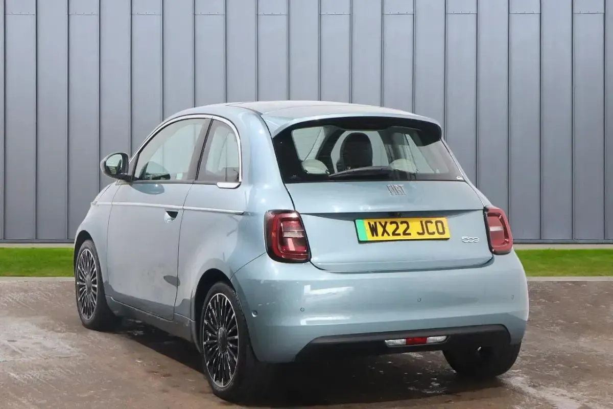 Second-hand Fiat 500e La Prima 85 kW (116 CP) 2022 Albastru Hatchback