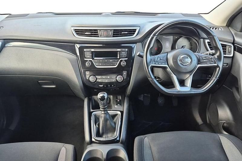 Used Nissan Qashqai Acenta 115 HP (84 kW) 2018 Grey SUV