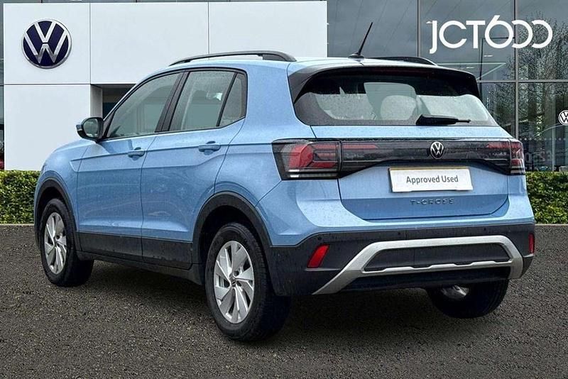 Used VW T-Cross Life 95 HP (69 kW) 2024 Blue SUV