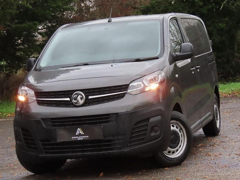 Second-hand Vauxhall Vivaro Edition 100 CP (73 kW) 2021 Gri Monovolum