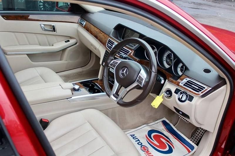 Used Mercedes E250 AMG 204 HP (150 kW) 2014 Red Sedan