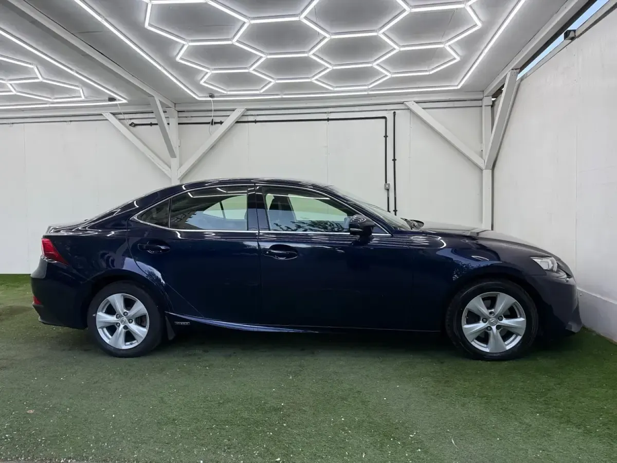 Used Lexus IS300h 2015 Blue Sedan