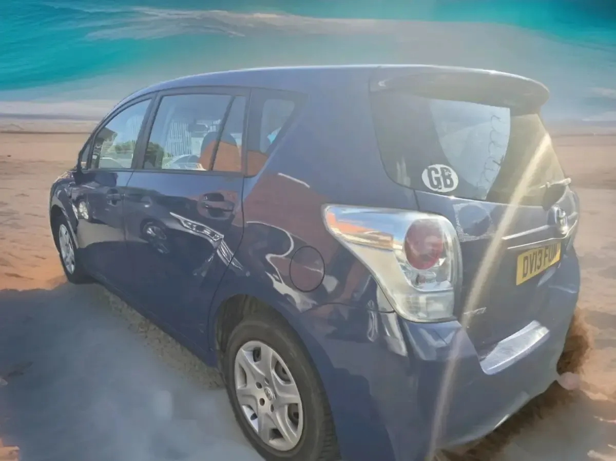 Used Toyota Verso Active 126 HP (92 kW) 2013 Blue MPV