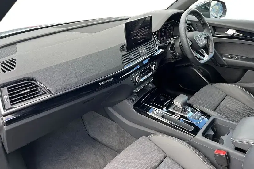 Used Audi Q5 Sportback Black Edition 204 HP (150 kW) 2024 Silver SUV