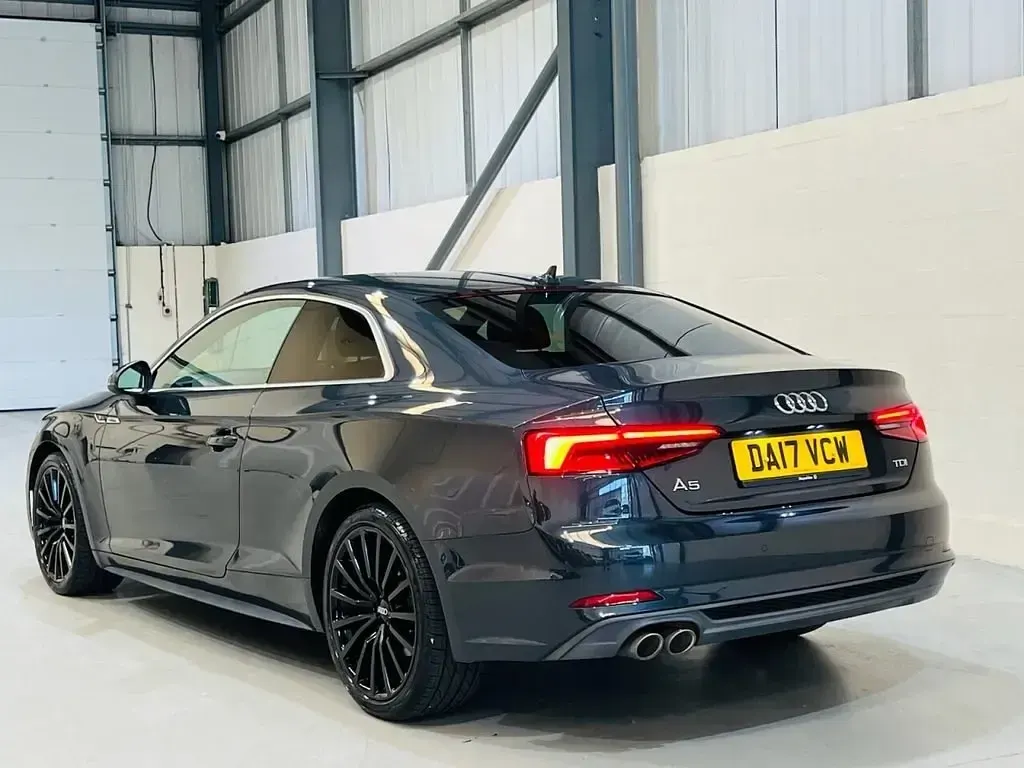 Begagnad Audi A5 S-Line 190 HK (139 kW) 2017 Grå Sportkupé