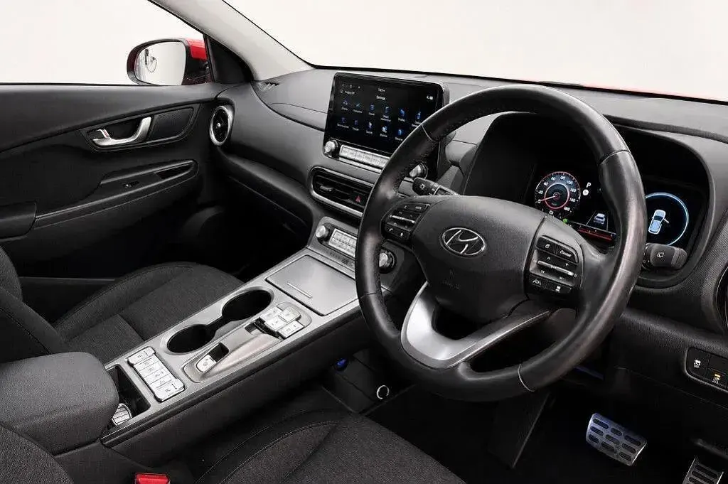 Used Hyundai Kona Premium 150 kW (204 HP) 2023 Red SUV