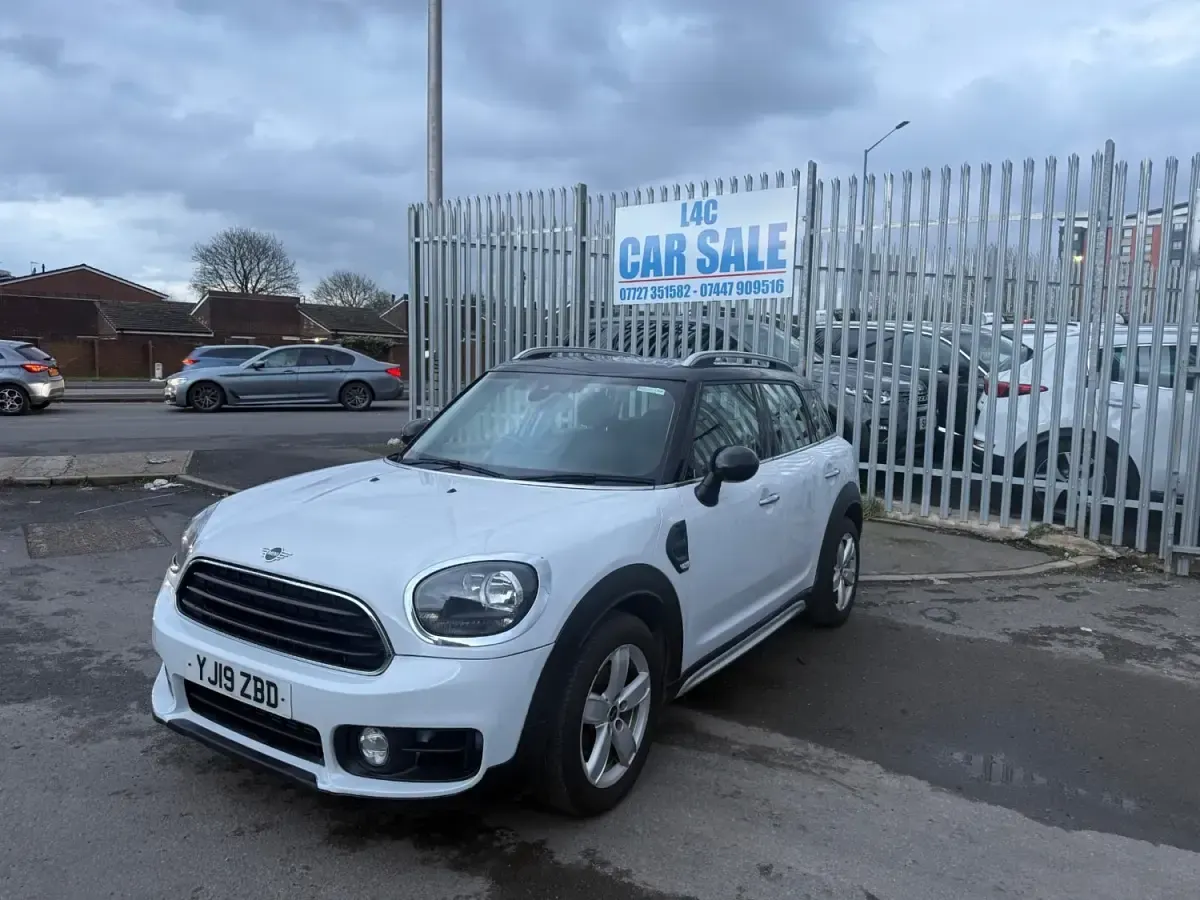 Usado Mini Cooper Classic 2019 Blanco Utilitario