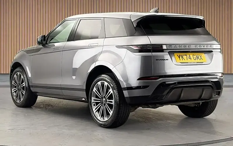 Used Land Rover Range Rover evoque HSE Dynamic 204 HP (150 kW) 2024 Eiger grey SUV