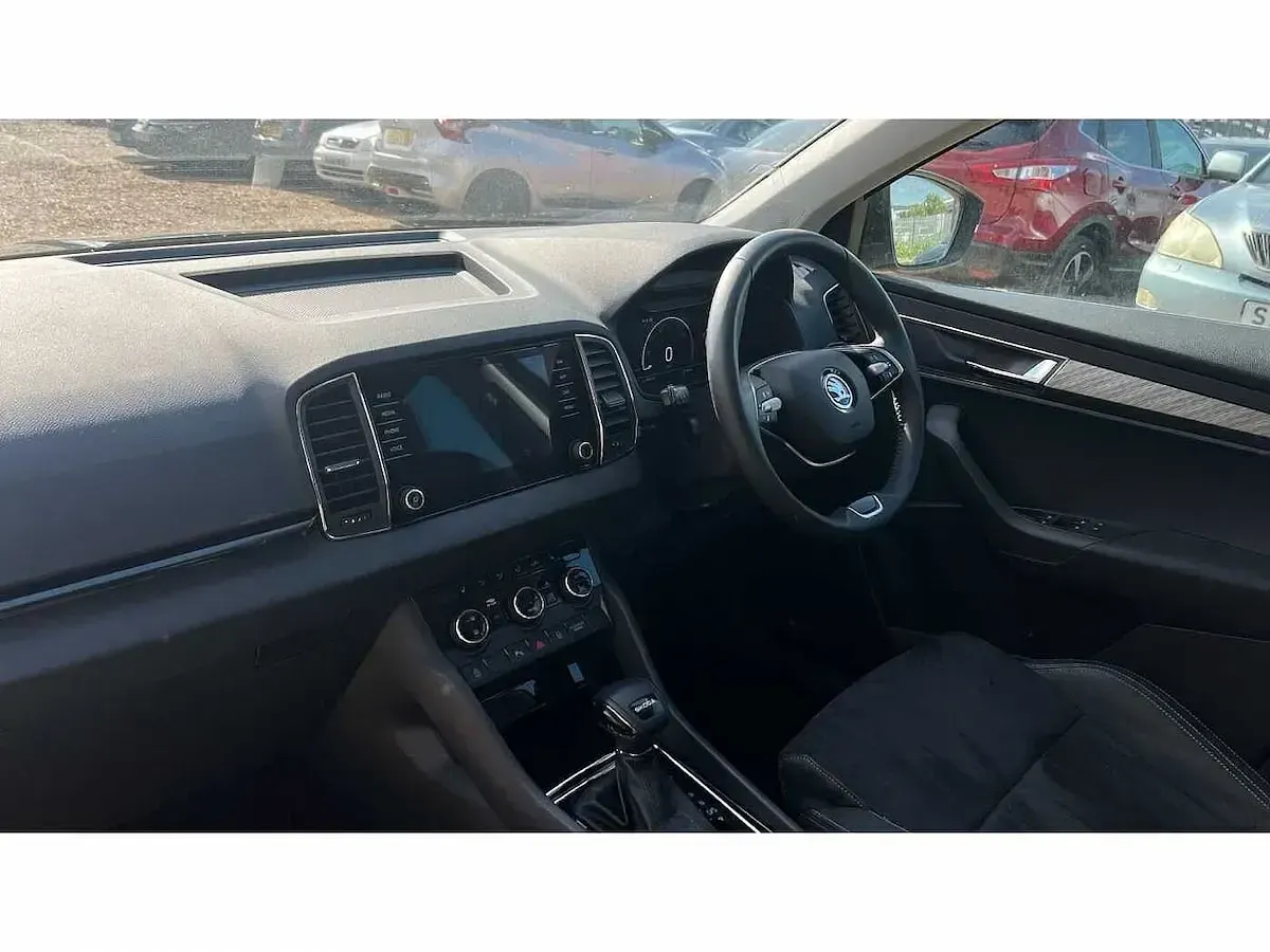 Gebraucht Skoda Karoq SE L 150 PS (110 kW) 2025 Schwarz SUV