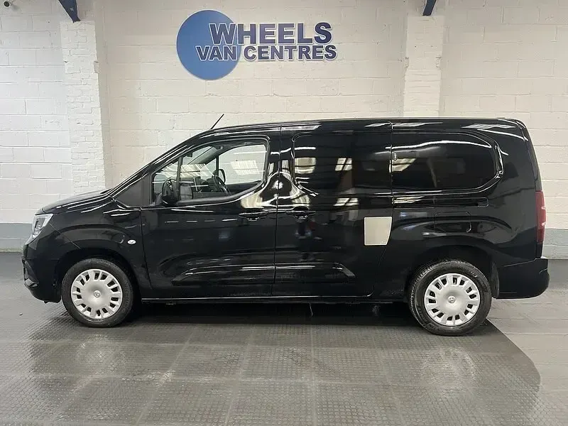 Used Vauxhall Combo S 100 HP (73 kW) 2023 Black MPV