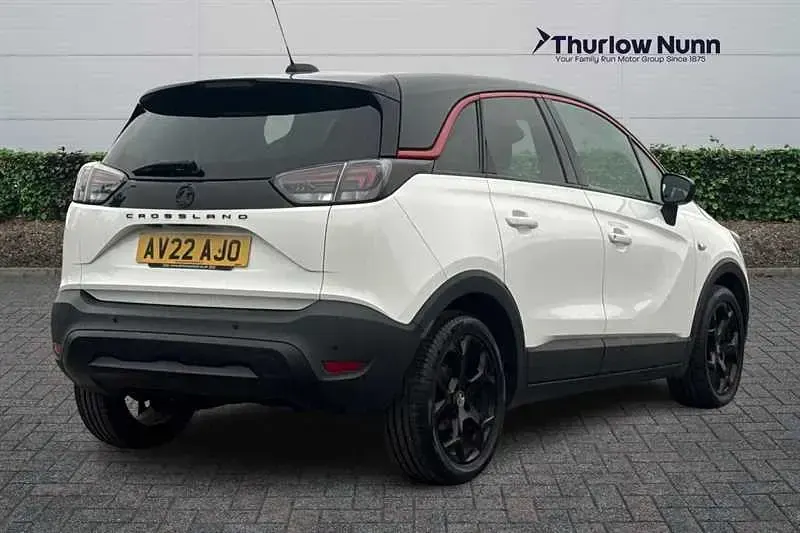 Used Vauxhall Crossland GS Line 110 HP (80 kW) 2022 White SUV