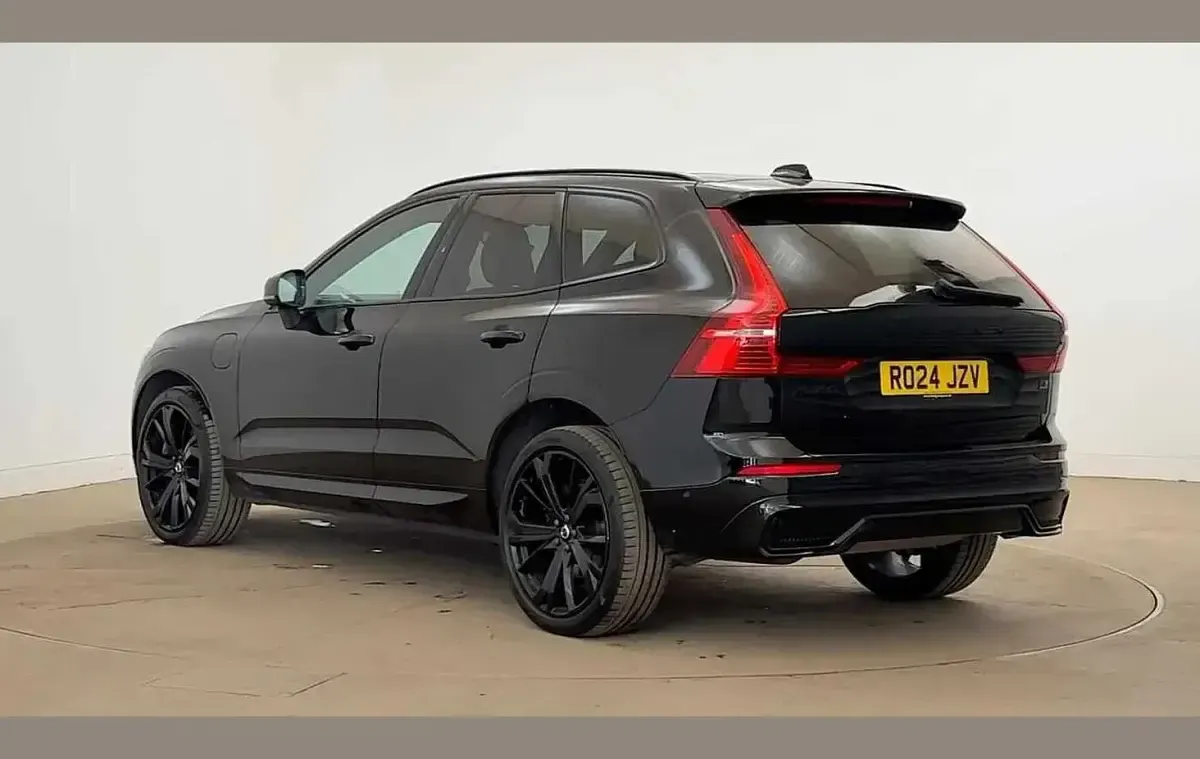 Used Volvo XC60 Plus 345 HP (253 kW) 2024 Black SUV